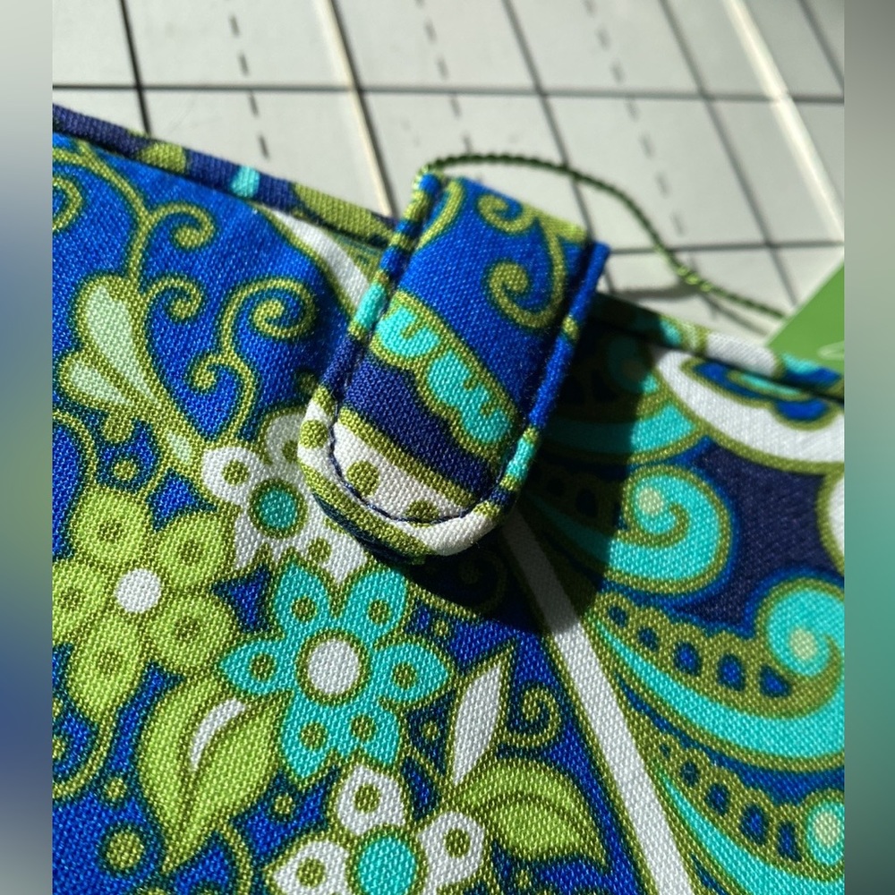 NWT Vera Bradley Passport ID Cover Rhythm & Blues Greens Aqua White Navy - Picture 10 of 16
